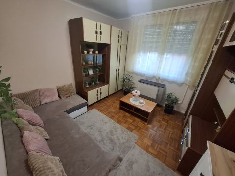 Eladó Lakás 6100 Kiskunfélegyháza , Szigetelt, nyílászárócserélt, 2 szobás, erkélyes