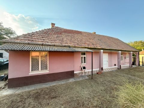 Eladó Ház 2235 Mende 