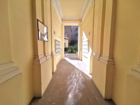 Eladó Lakás 1077 Budapest 7. kerület azonnal költözhető galériás lakás