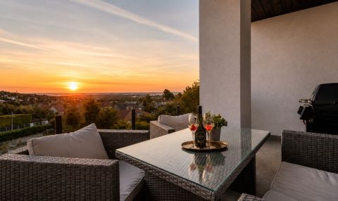 Kiadó Lakás 1037 Budapest 3. kerület EXKLUZÍV, TELJESEN BÚTOROZOTT PRIVÁT PENTHOUSE REZIDENCIA 