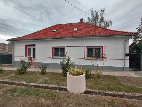 Eladó Ház 2642 Nógrád Nógádi vár parkoló