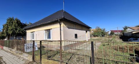 Eladó Ház 2422 Mezőfalva , Fehérvári Út