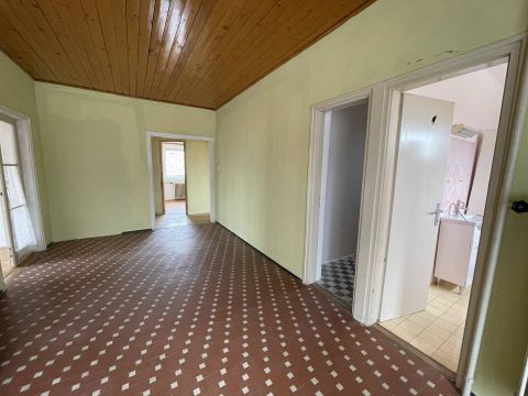 Eladó Ház 2750 Nagykőrös BELVÁROSI KÉTGENERÁCIÓS HÁZ,NAGY TELEKKEL ÉS MELLÉKÉPÜLETTEL