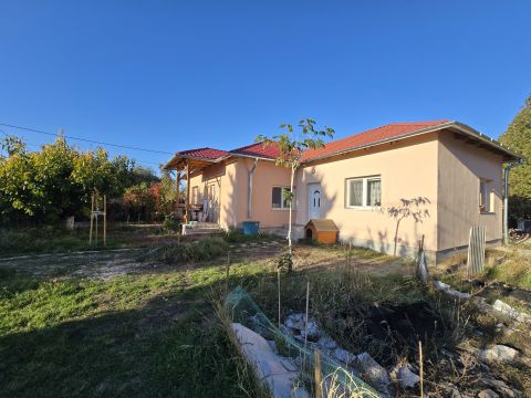 Eladó Ház 2461 Tárnok BÁJOS EGYSZINTES